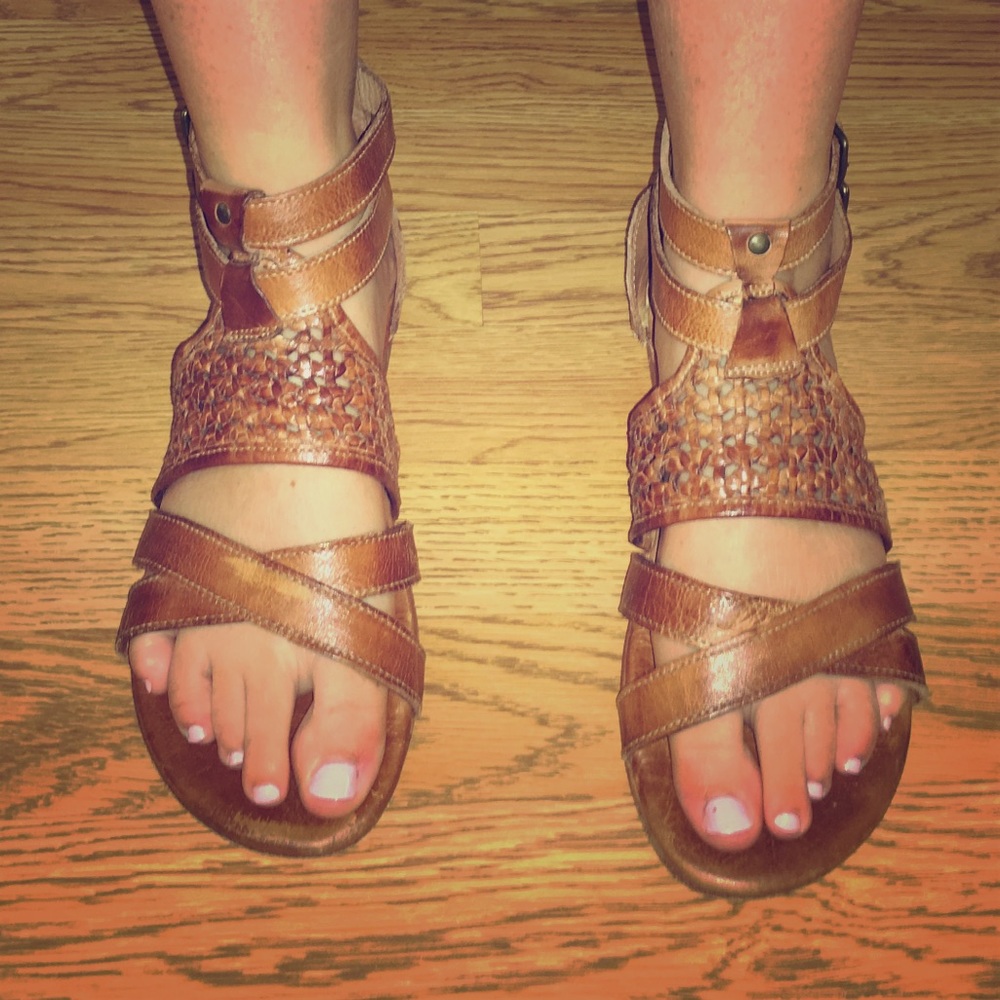 Bedstu Women’s Sandals